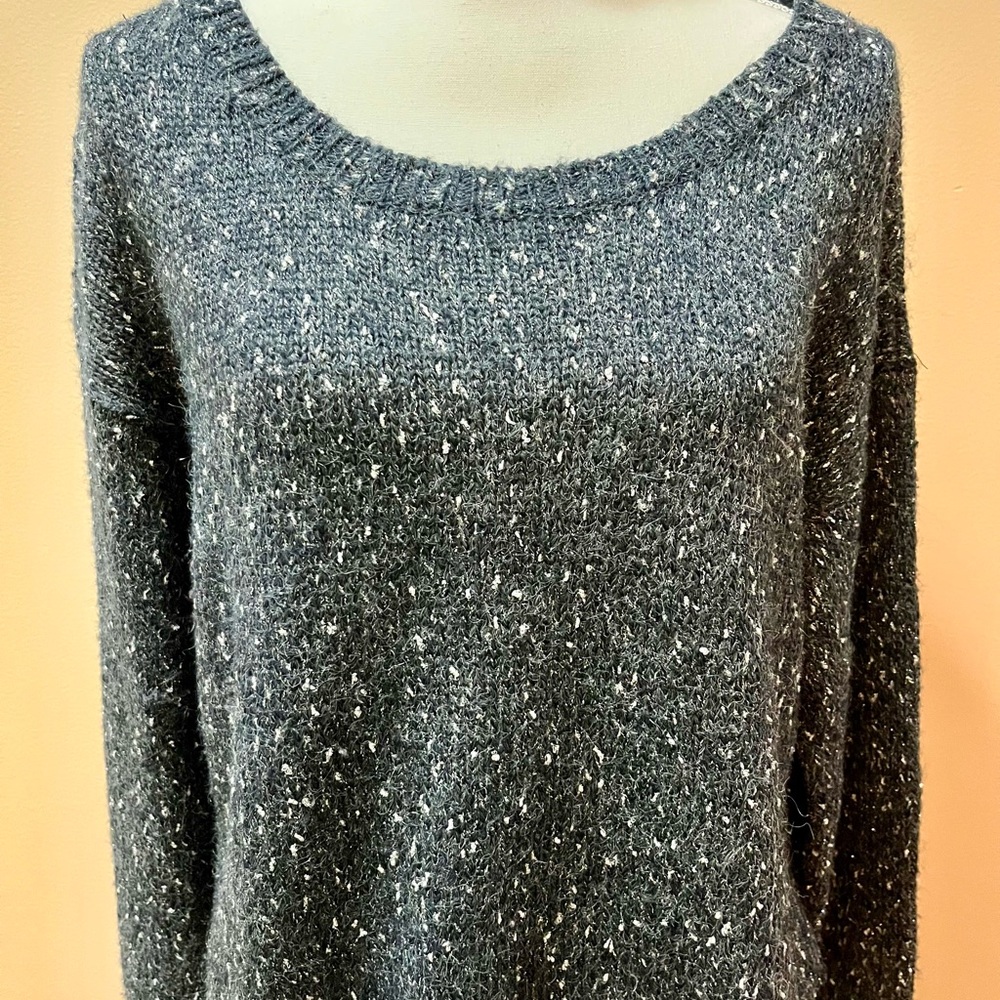 Guess Gray Shiny Knit Sweater Size Large - Picture 2 of 8